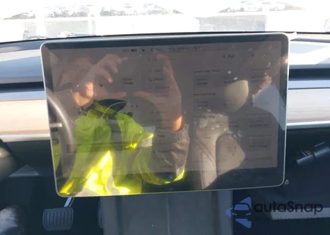 2023 Tesla Model Y Rwd from USA, damaged, VIN 7SAYGDED9PF942211